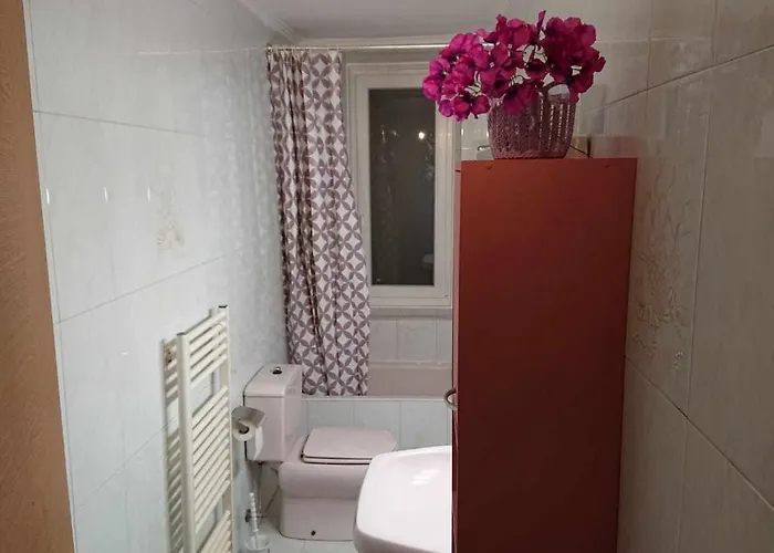 Piso Rio Nervion 15 Minutos Bilbao Apartment *